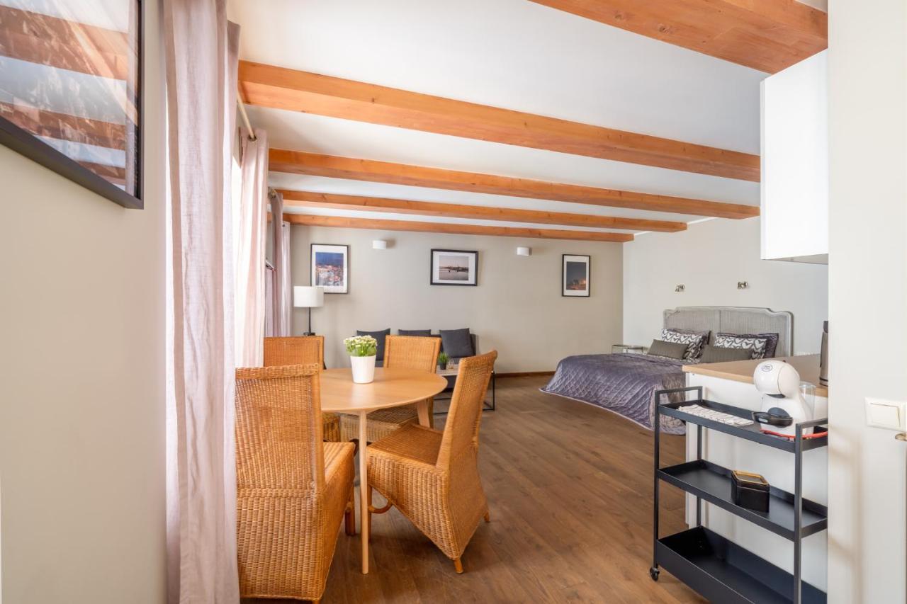 Enjoy Old Town Vibes In 1716 Laipu Residence With 4 Stylish Apartments And 1 Penthouse Ρίγα Εξωτερικό φωτογραφία